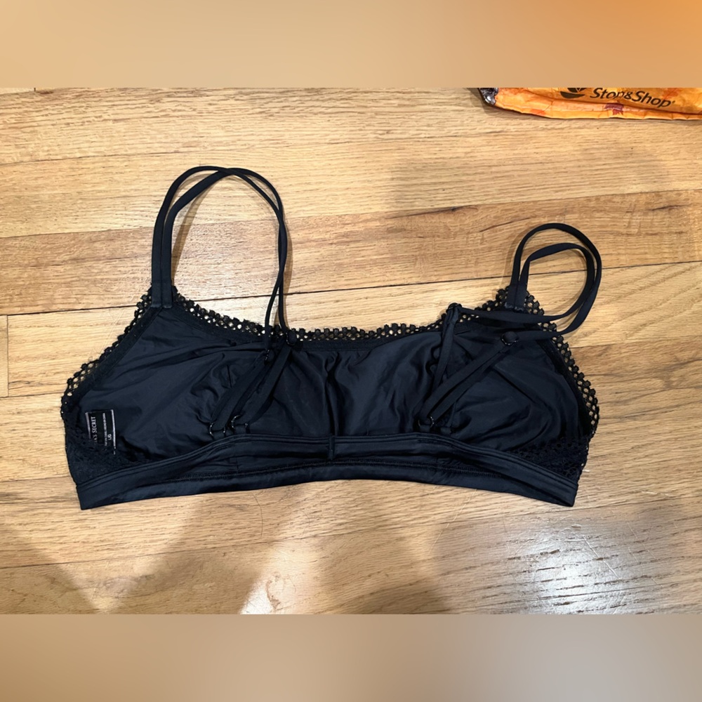 VS bralette size large EUC - Picture 2 of 3